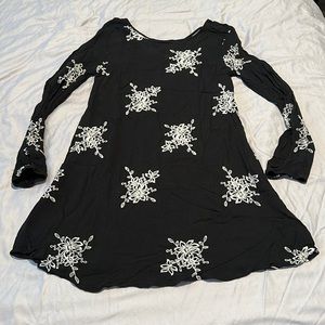 Xhilaration Black w/ White Embroidered Floral Pattern Semi-Sheer Dress Sz Medium